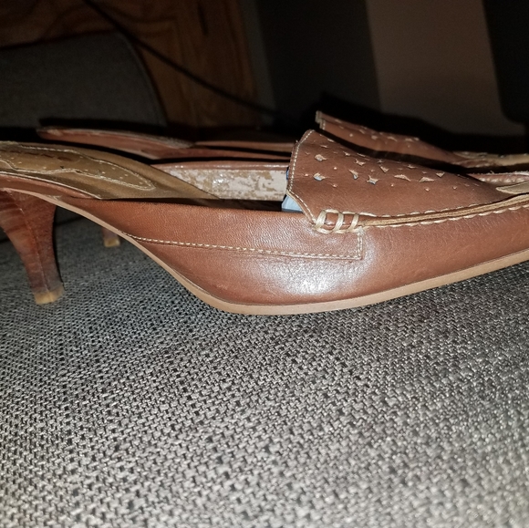 Shoes - Picture 2 of 7